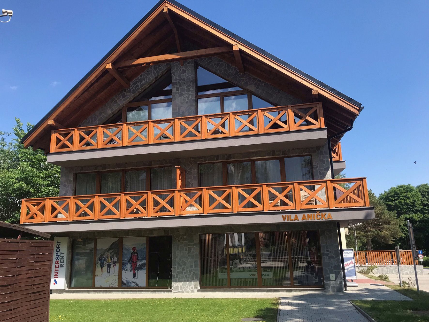 Moderný apartmán SWEN s dvomi terasami 