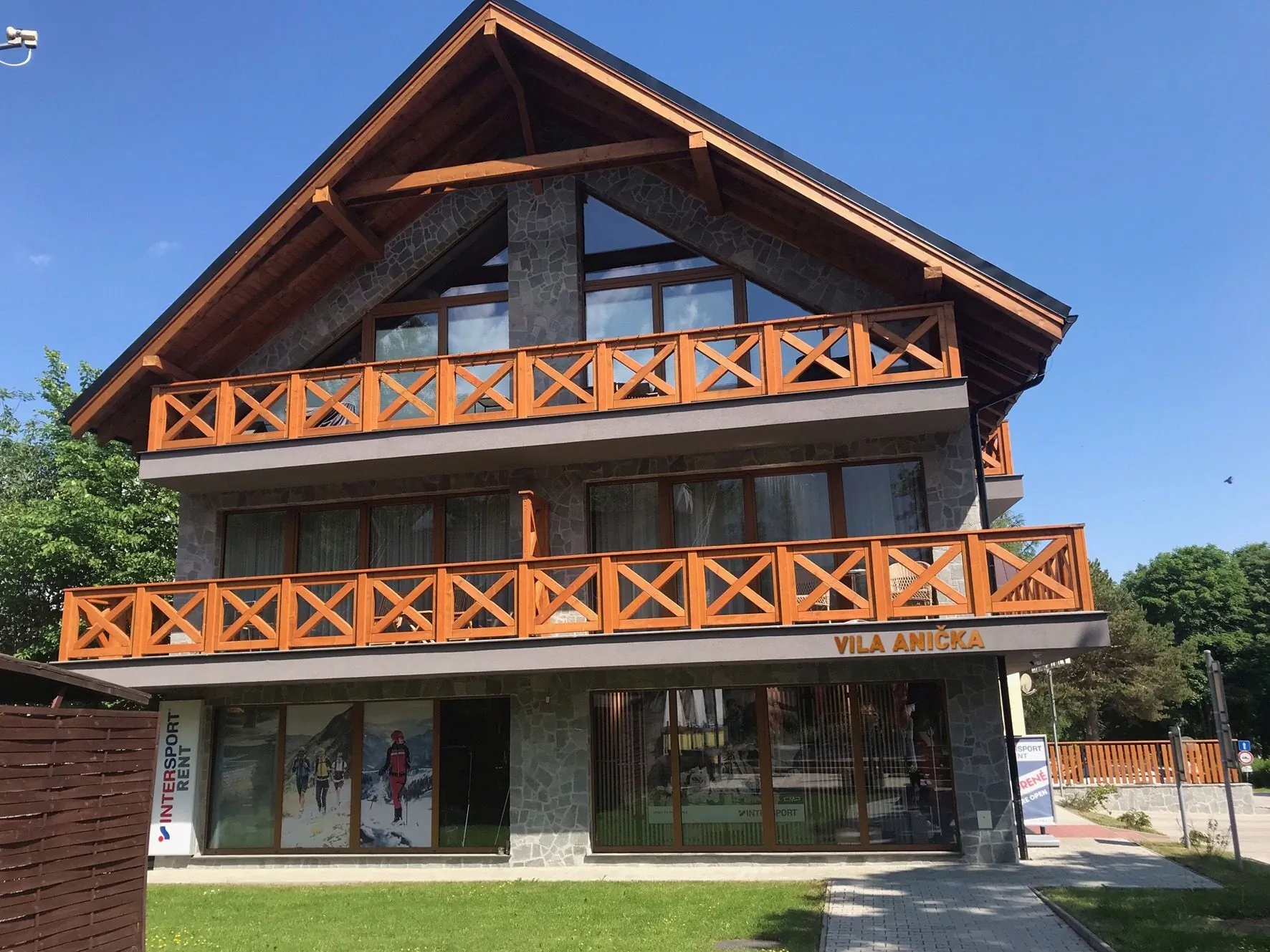 Moderný apartmán SWEN s dvomi terasami 