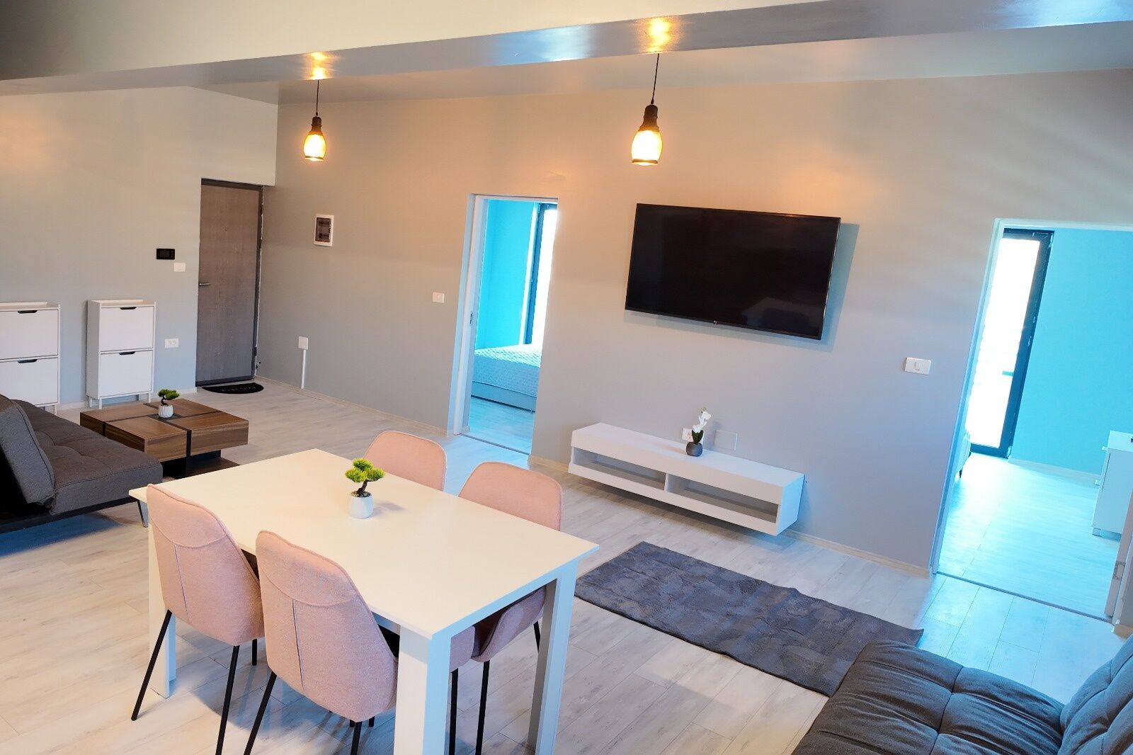 Apartament via Carmina Vladimirescu