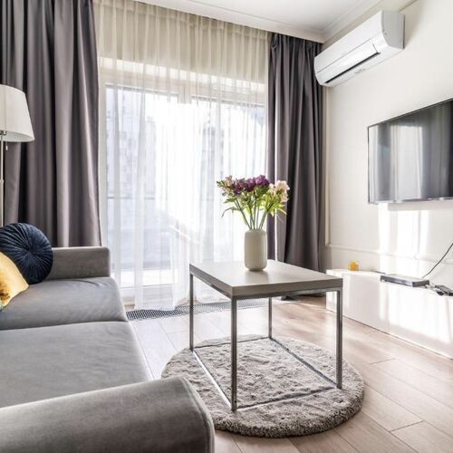 Urban Chic - Luxury Stay at Mennica Residence Warsaw