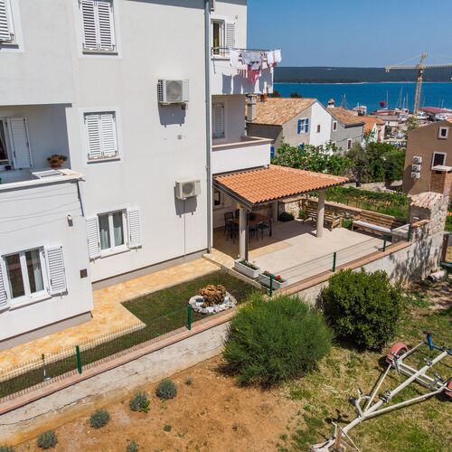 Apartment Mirna Nerezine