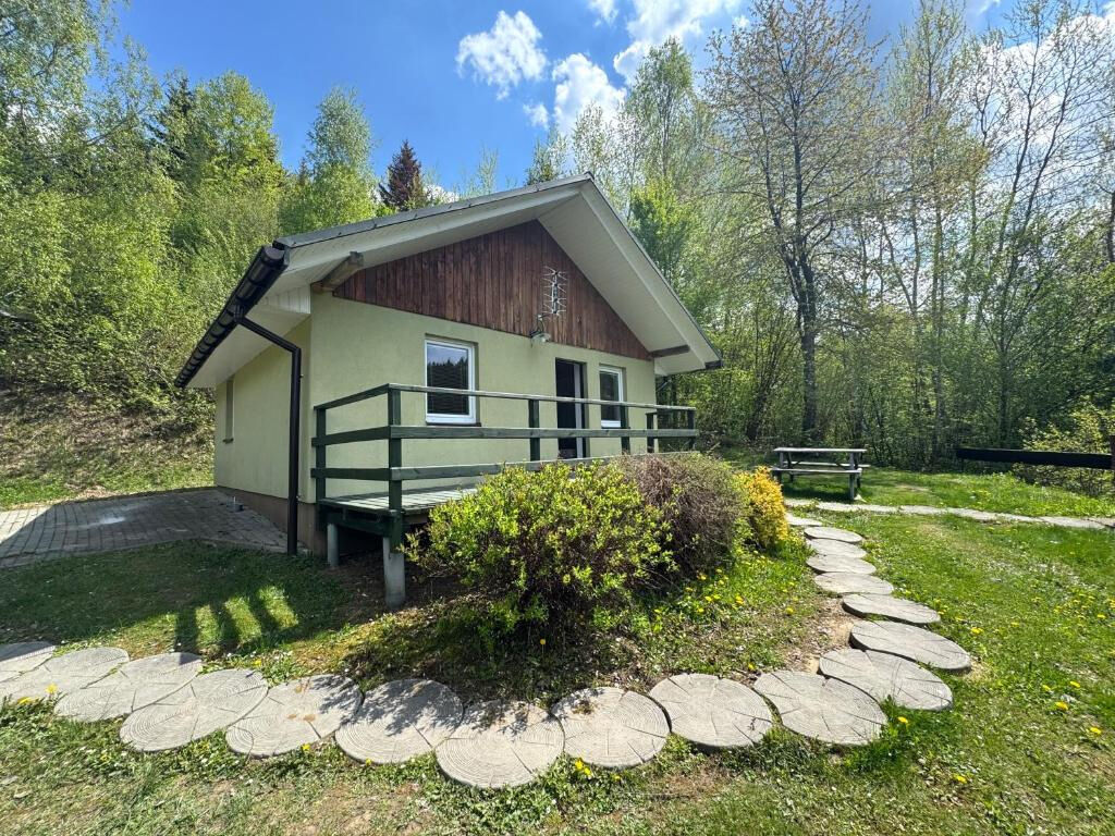 Domki przy lesie 300m od jeziora Zawóz