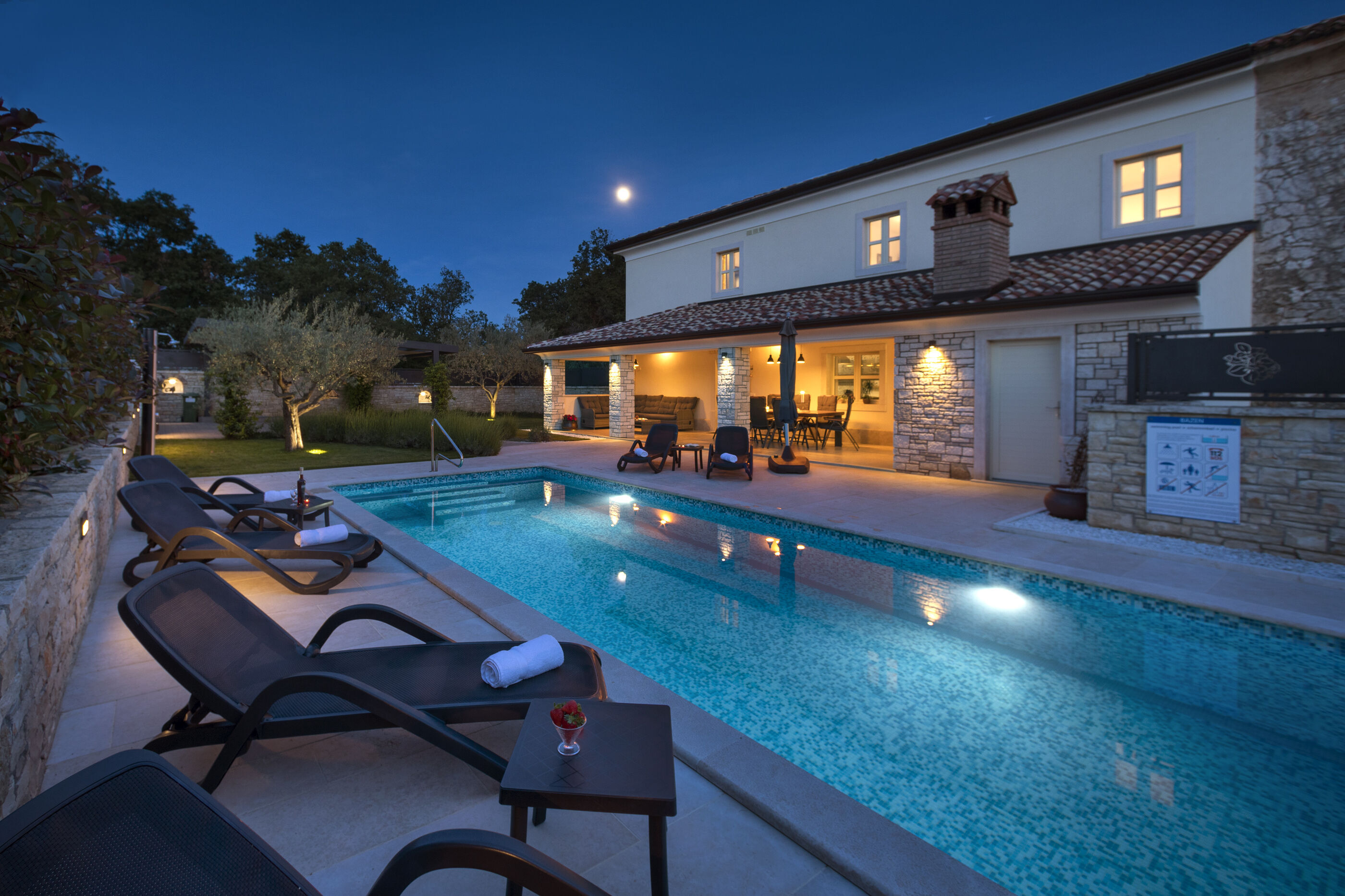 Villa Villa Casa Lori s bazenom i whirlpoolom Nova Vas