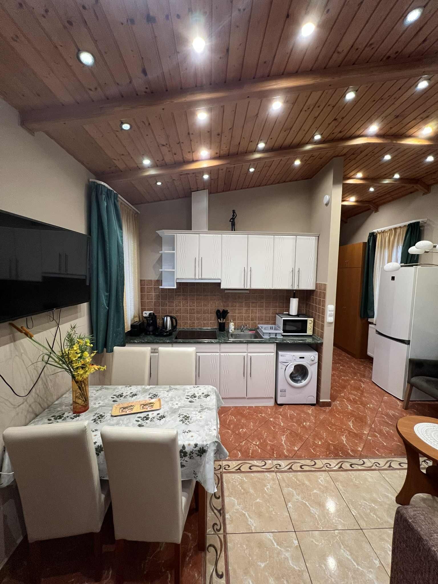 Júlia-Gyöngyvirág Apartman Hajdúszoboszló