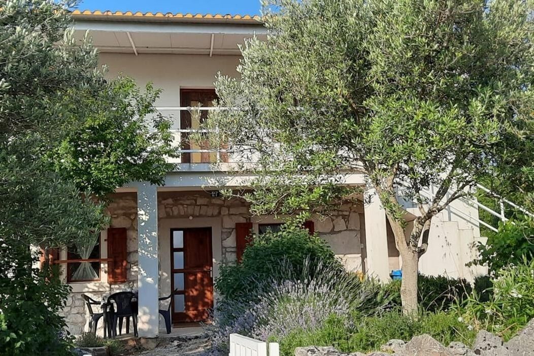 Apartmanok Parkolóhellyel Skrbčići, Krk - 25009 Skrbčići