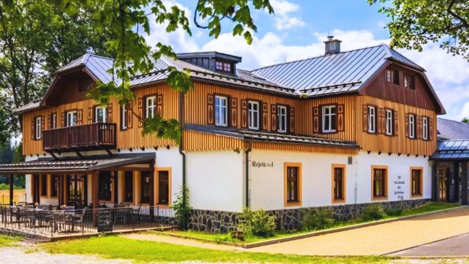 REJVÍZ 1 Hotel & Spa