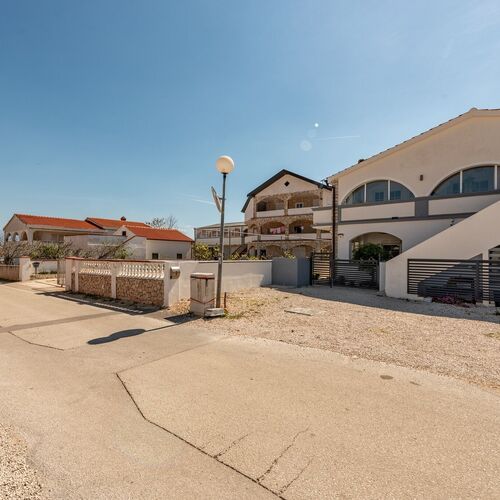 Apartments Oto Vir