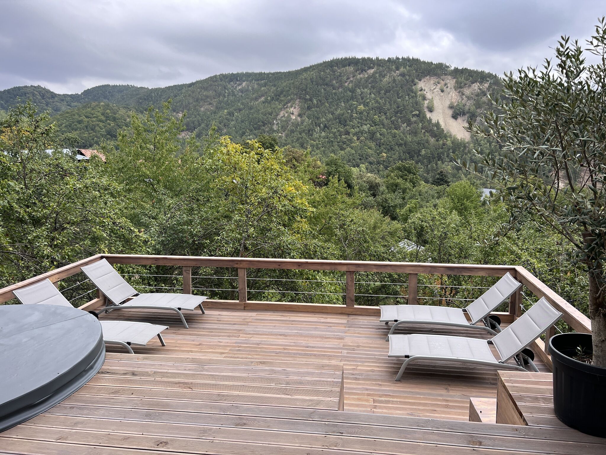 Tinutul Luanei Village&Glamping Bozioru