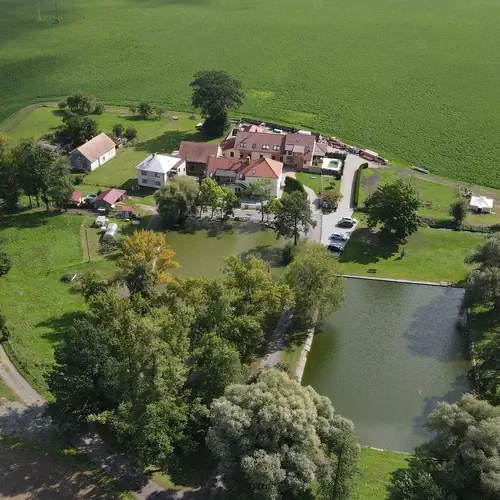 okol&iacute; penzionu Valachovna