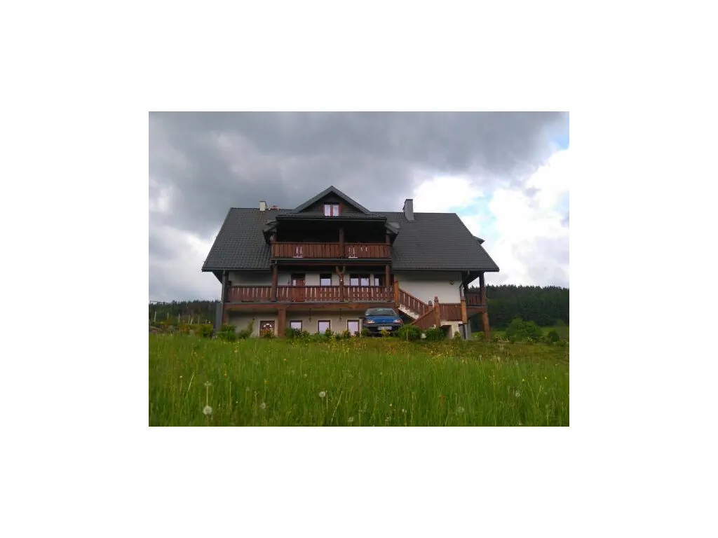 Dom na Skale Rabe, Czarna