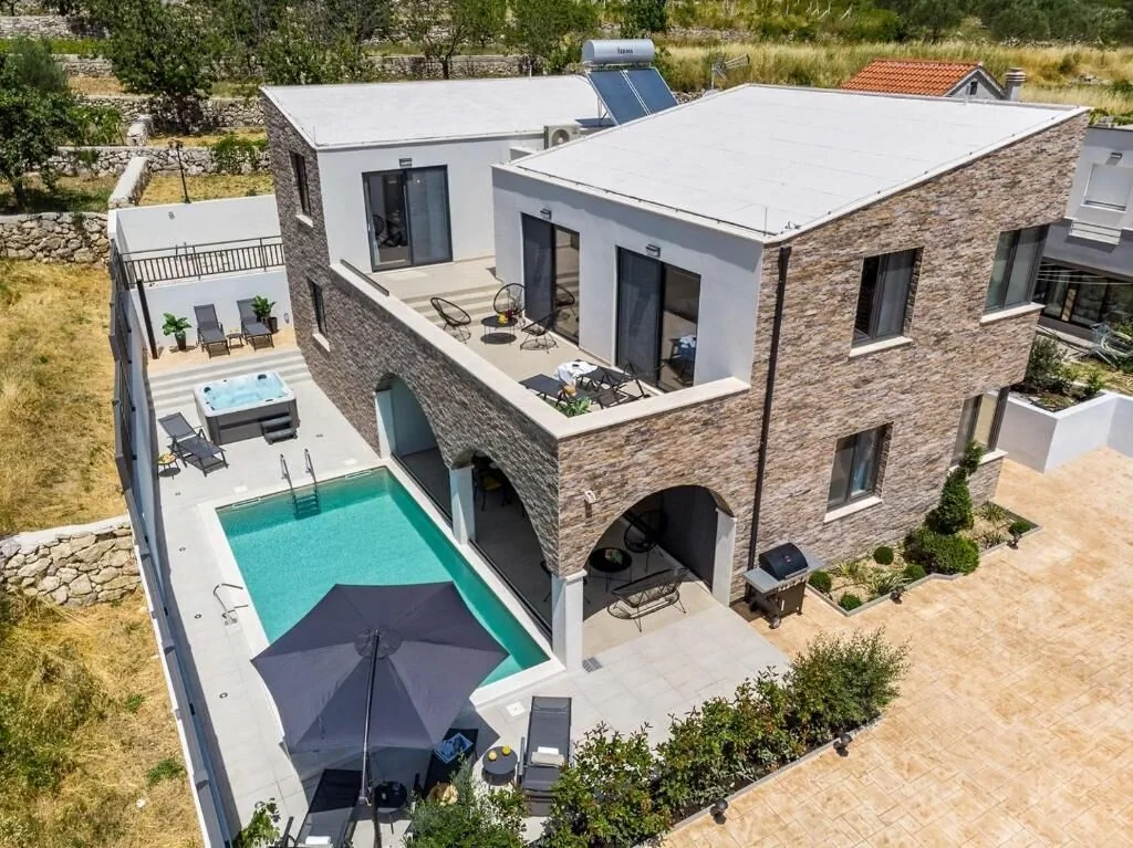 Villa Eden with heated pool Omis