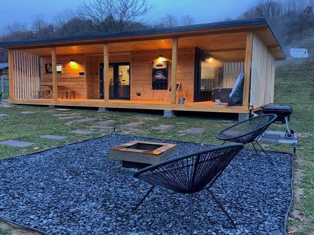 Crown Hills Resort Tiny House Chiuiești