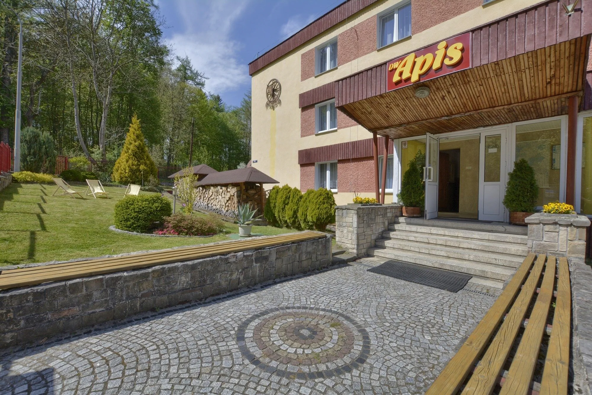 Dom Wypoczynkowy APIS Lądek Zdrój