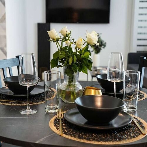 Maria | Modern Apartment with Parking & Workspace București