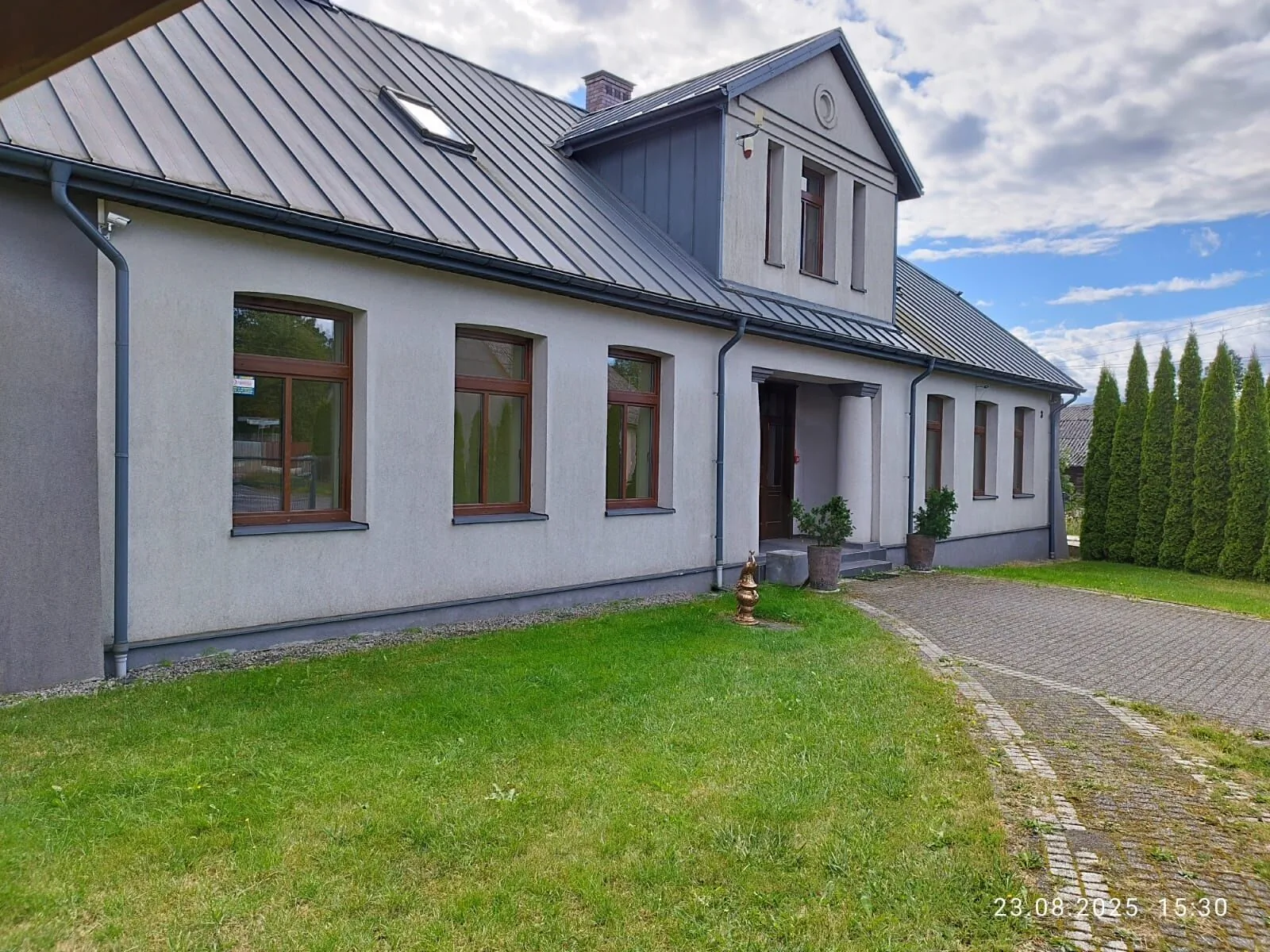 Dworek 250 m.kw. Odrowąż