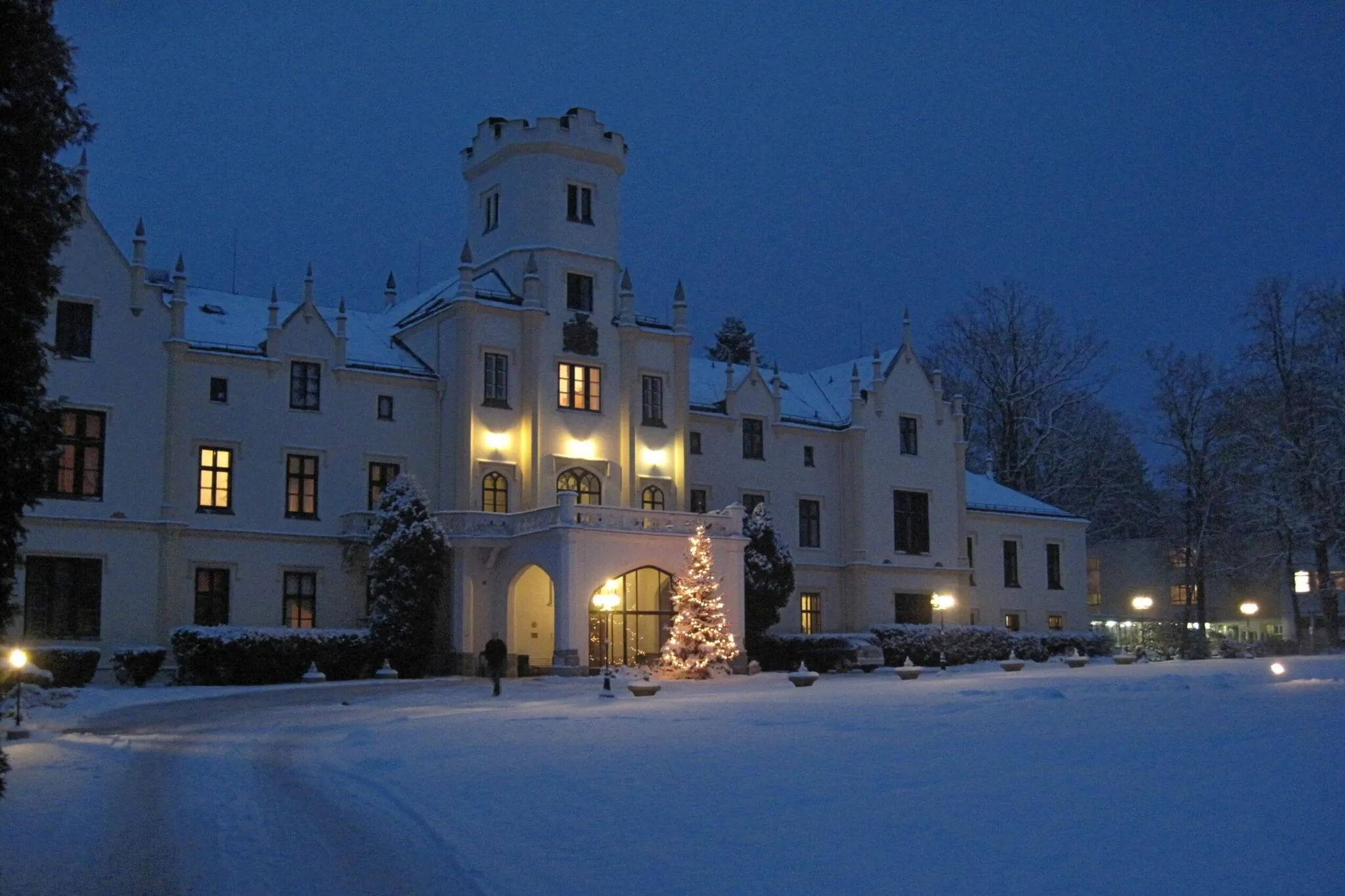 Lázně Hotel Vráž s.r.o.