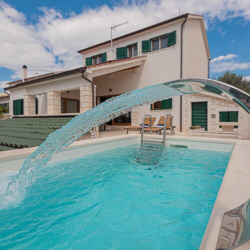 Villa V4 with pool Vodice