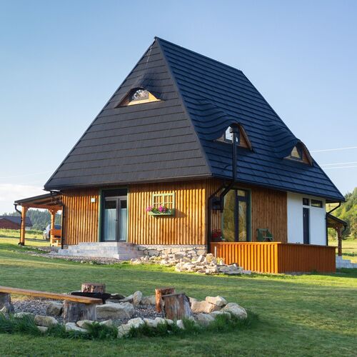 DejaView Cabin & Camp Rogojel