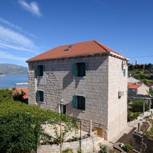 Apartments Loredana Lumbarda