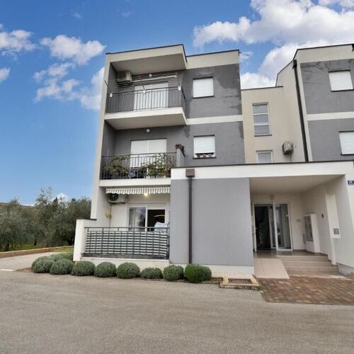 Apartments With Parking Space Fažana - 22974