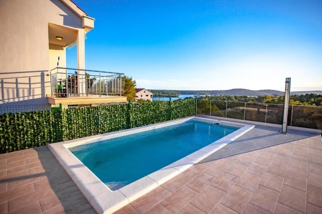 Apartments With Swimming Pool Milna, Brač - 24929 Milna