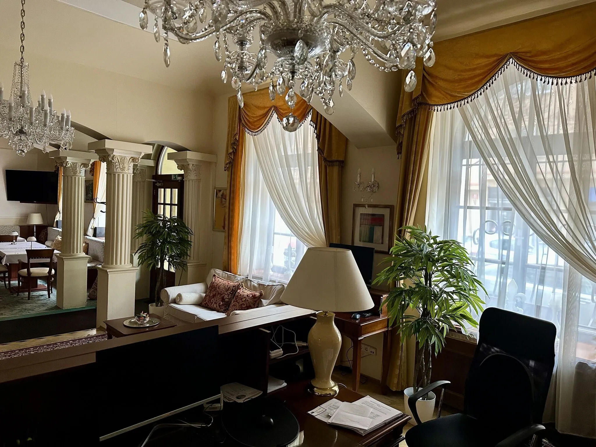 Fleur De Lis Hotel