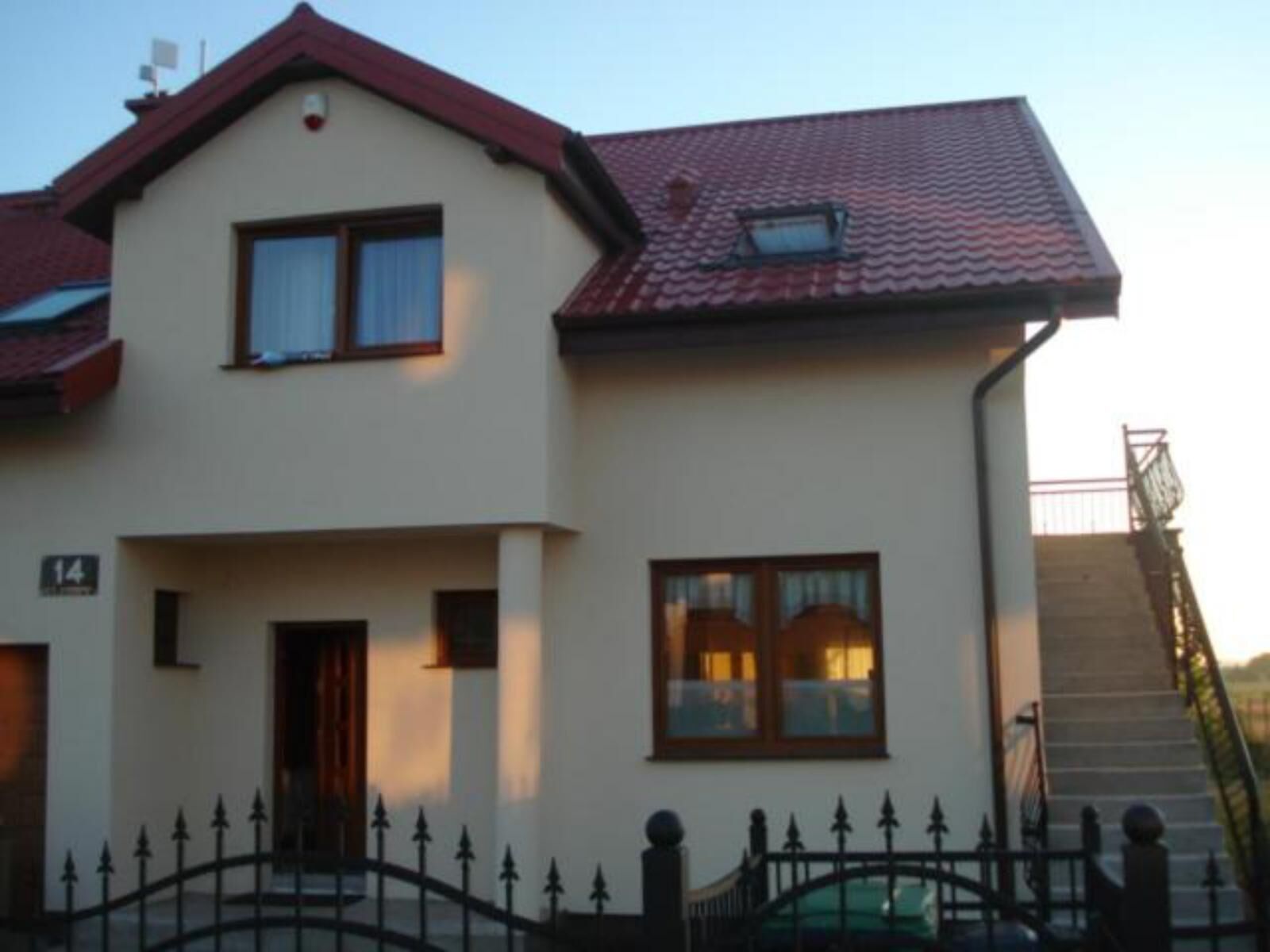 Pokoje Gościnne R10 Rewa