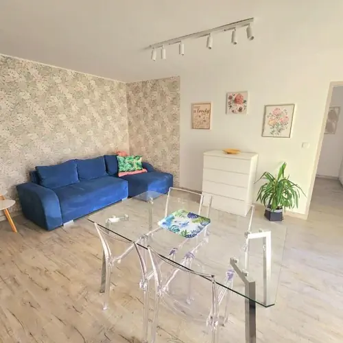 Apartament 4 osobowy z osobną sypialnią i wyjściem na ogr&oacute;d