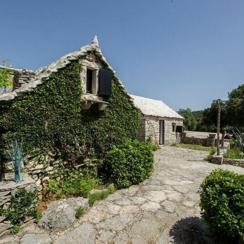 Szobák Medencével Selca, Brac - 25202 Selca