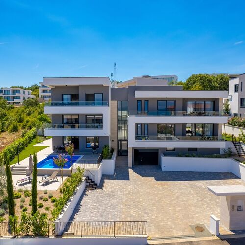 Villa Rova – Apartment with Balcony Malinska