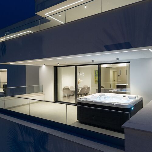 Villas Azimut - Luxury Apartment With Private Jacuzzi Malinska