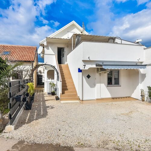 Apartment Matanovic Vir