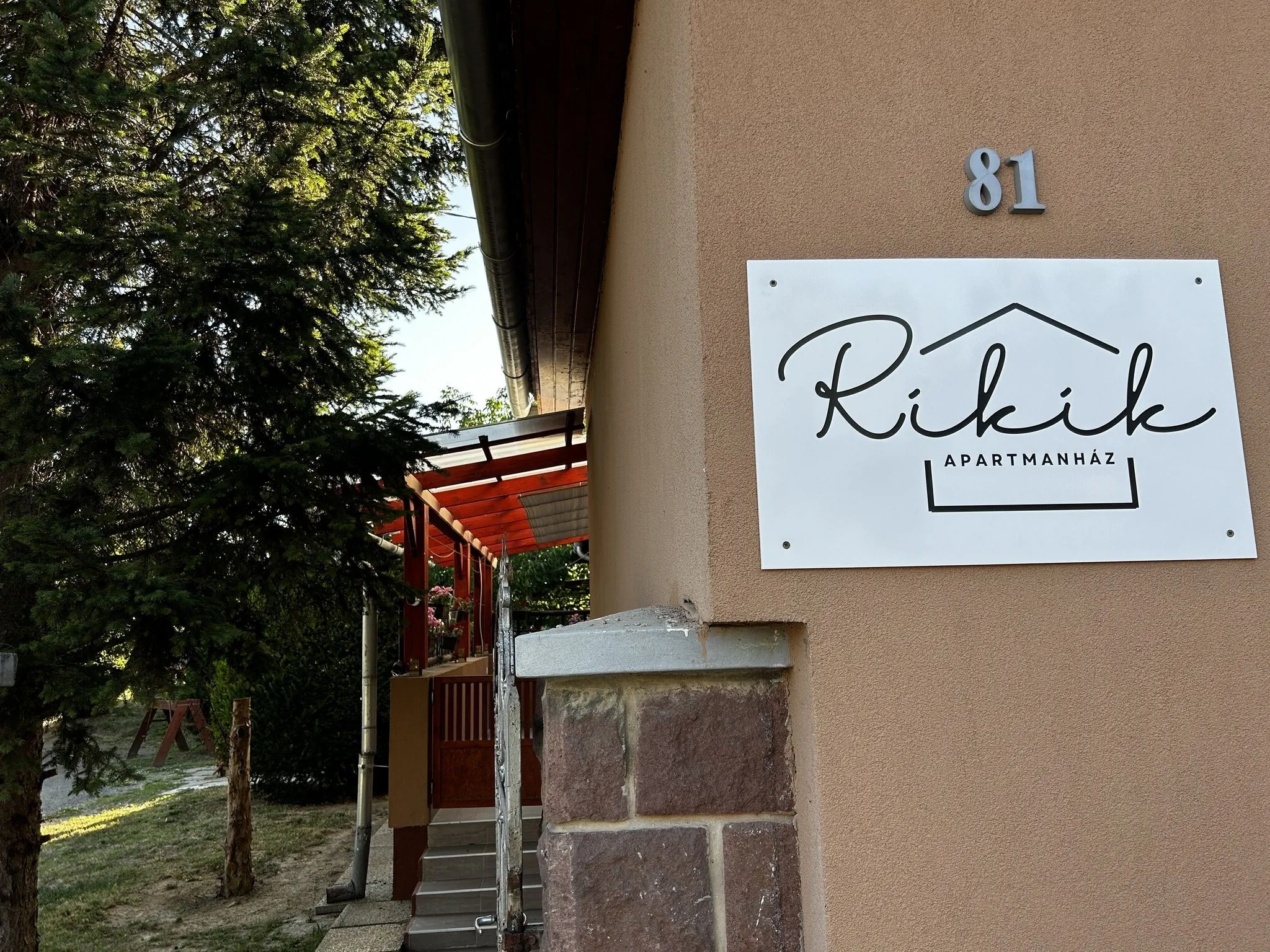 Rikik Apartman Kőröshegy