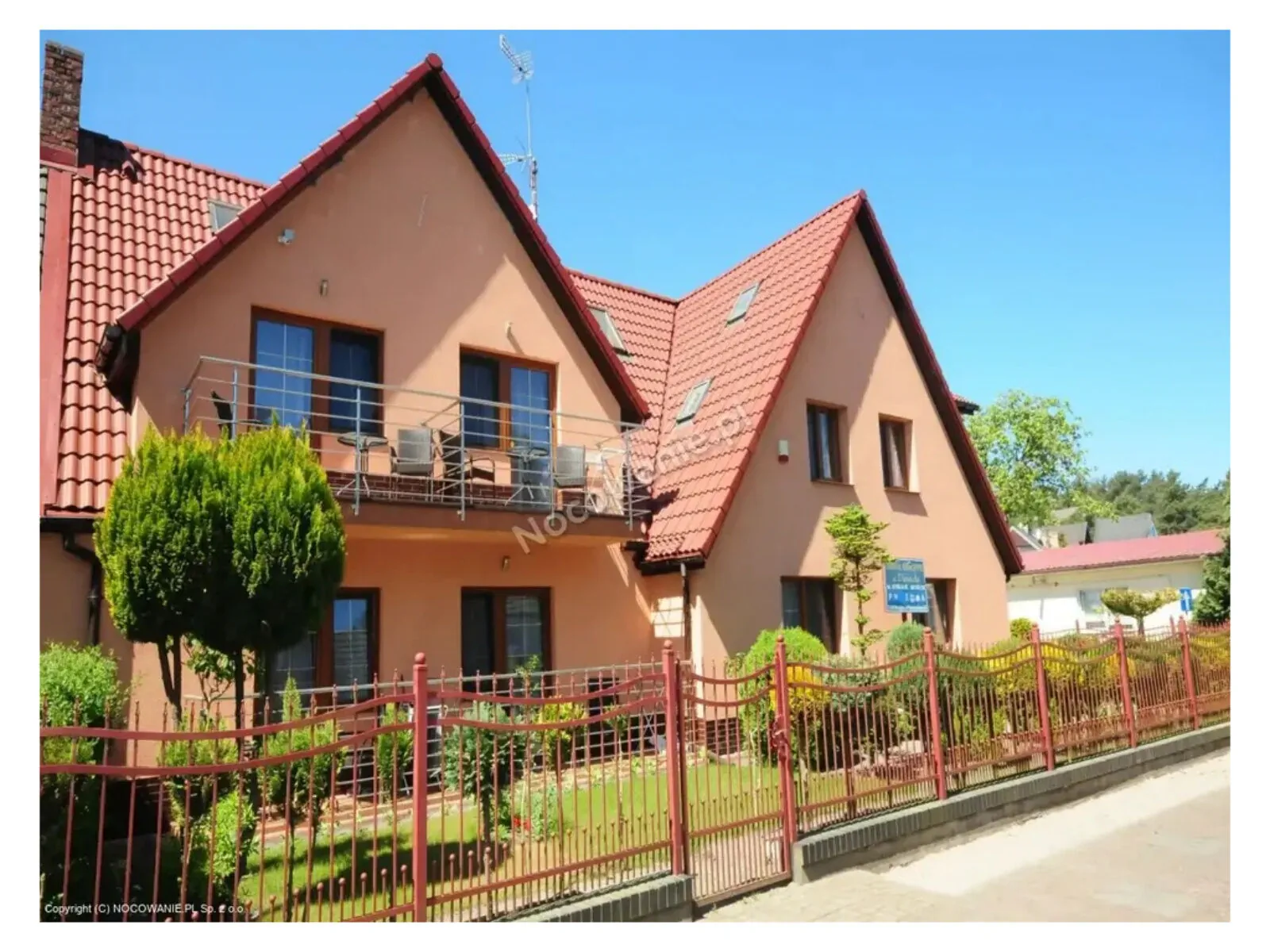 Pokoje i Apartamenty u Dawida Mrzeżyno