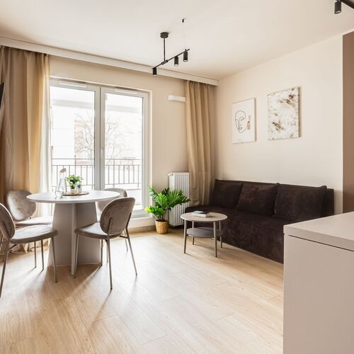 Kamienica przy kinie - Blisko MTP Poznań