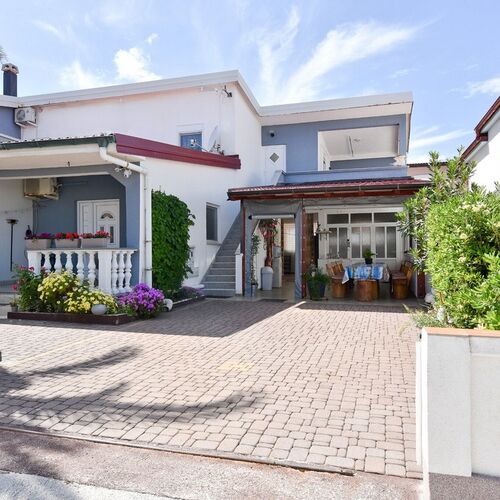 Apartments Karacic Vir