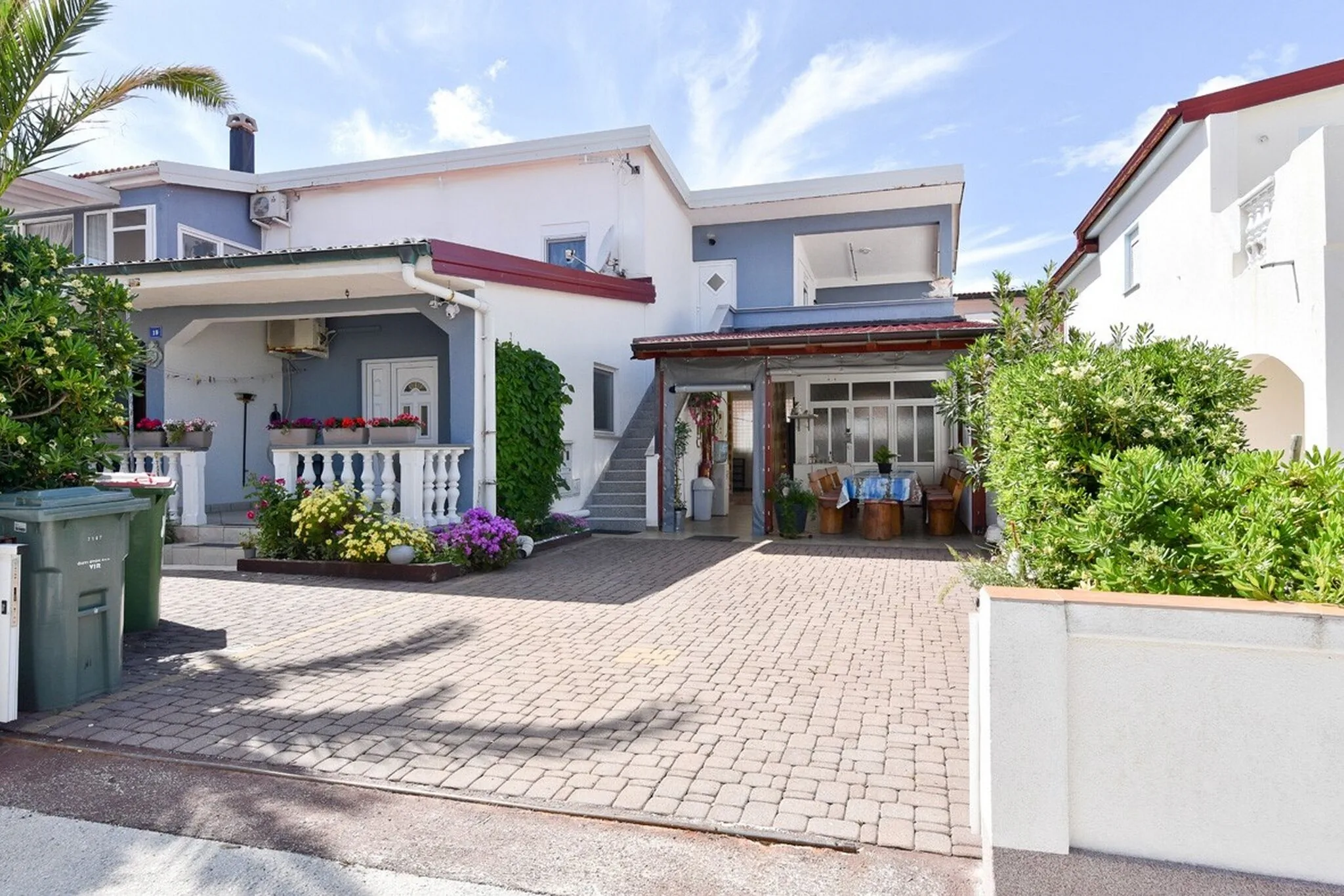 Apartments Karacic Vir