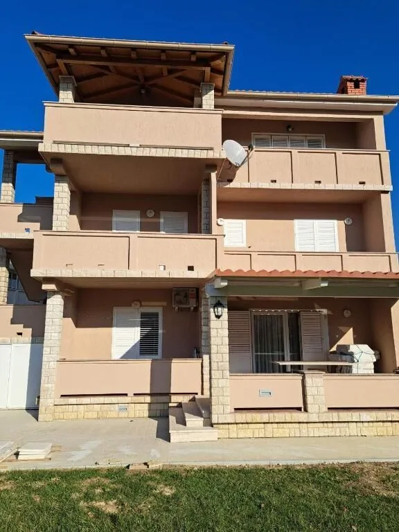 Apartments Lili Palit