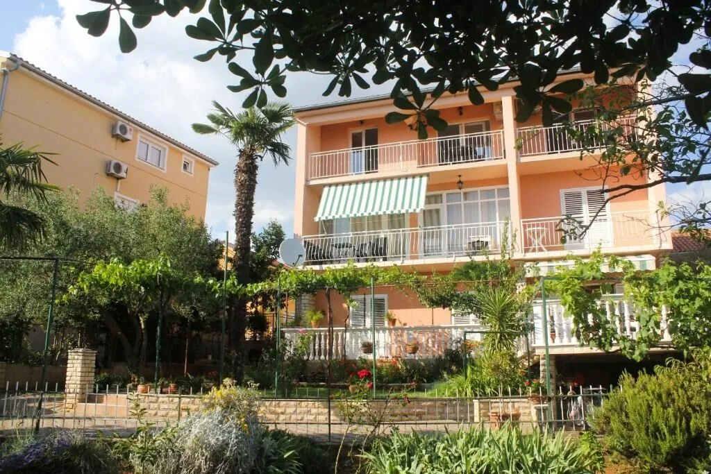 Apartments With Parking Space Sveti Filip I Jakov, Biograd - 25177 Sveti Filip I Jakov