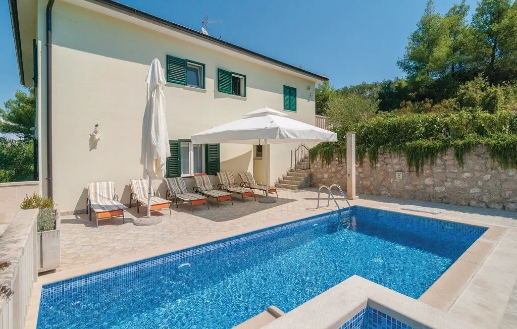 Family Friendly House With A Swimming Pool Splitska, Brač - 25269 Splitska