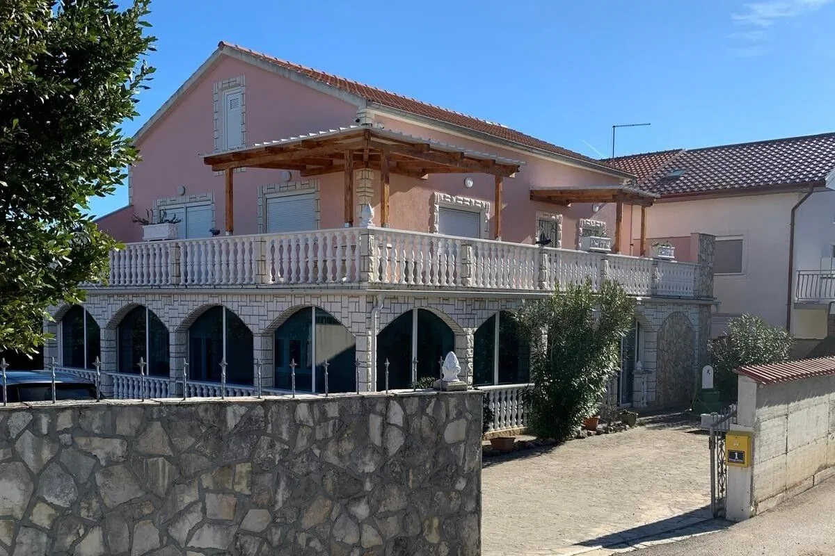 Apartments With Parking Space Pirovac, Šibenik - 25316 Pirovac