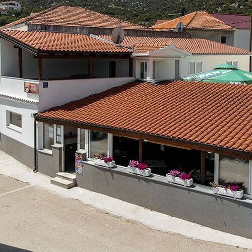 Apartments With Parking Space Vinišće, Trogir - 25373 Vinišće