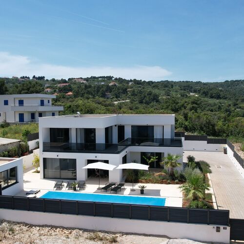 Family Friendly House With A Swimming Pool Rogač, Šolta - 25444 Rogač