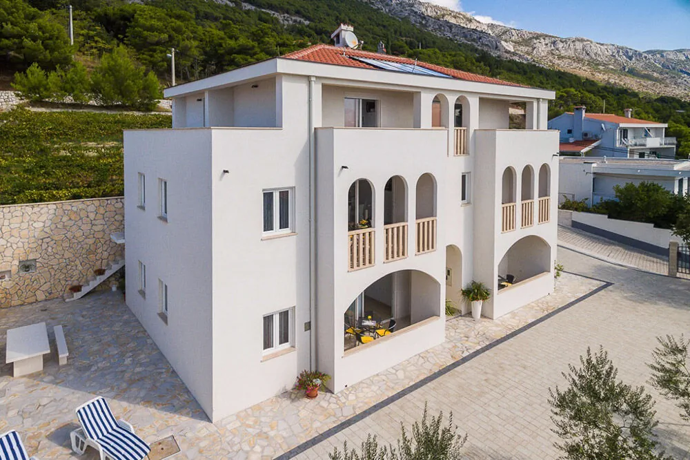Apartments White house Marusici