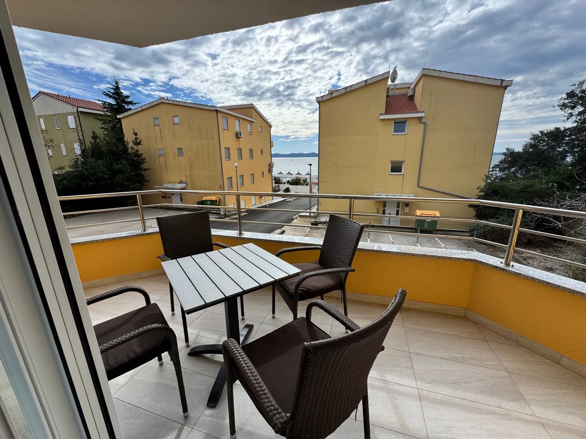 Perissa Apartman Kožino