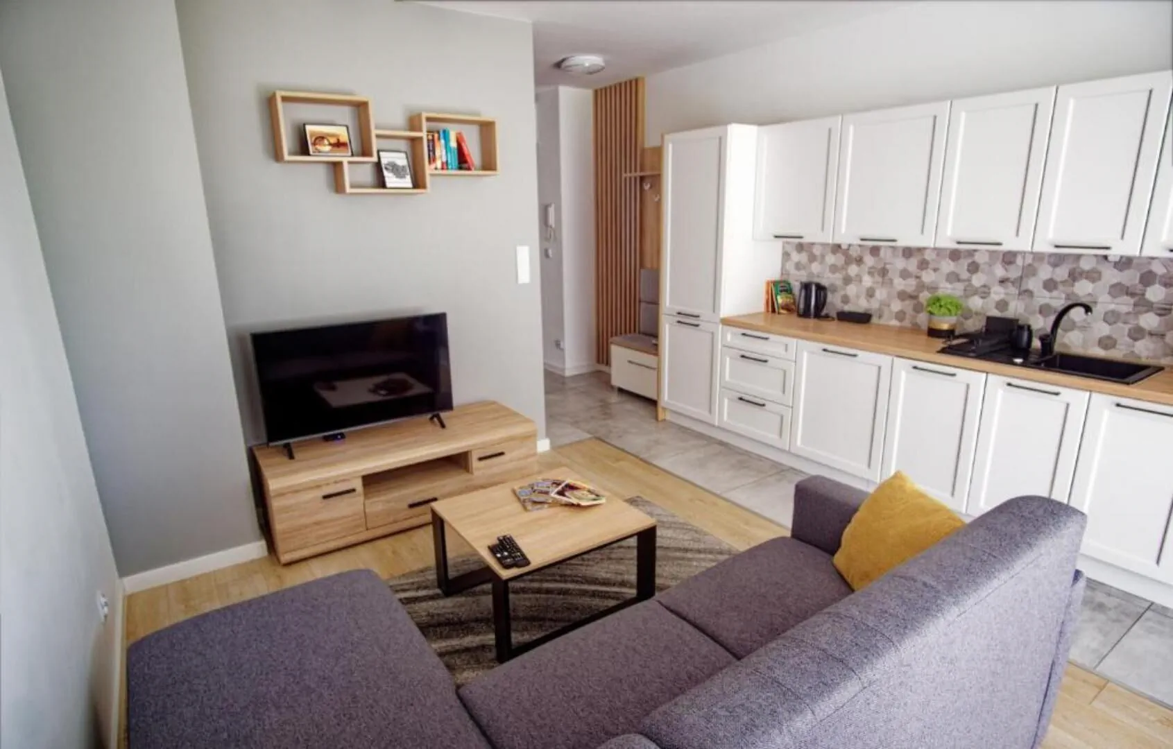 Białowieska - Przytulny apartament z ogródkiem, parking - Wrocław - Fair Rentals