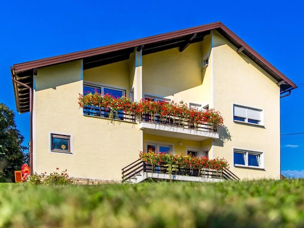 Apartments With Parking Space Grabovac, Plitvice - 24968 Grabovac