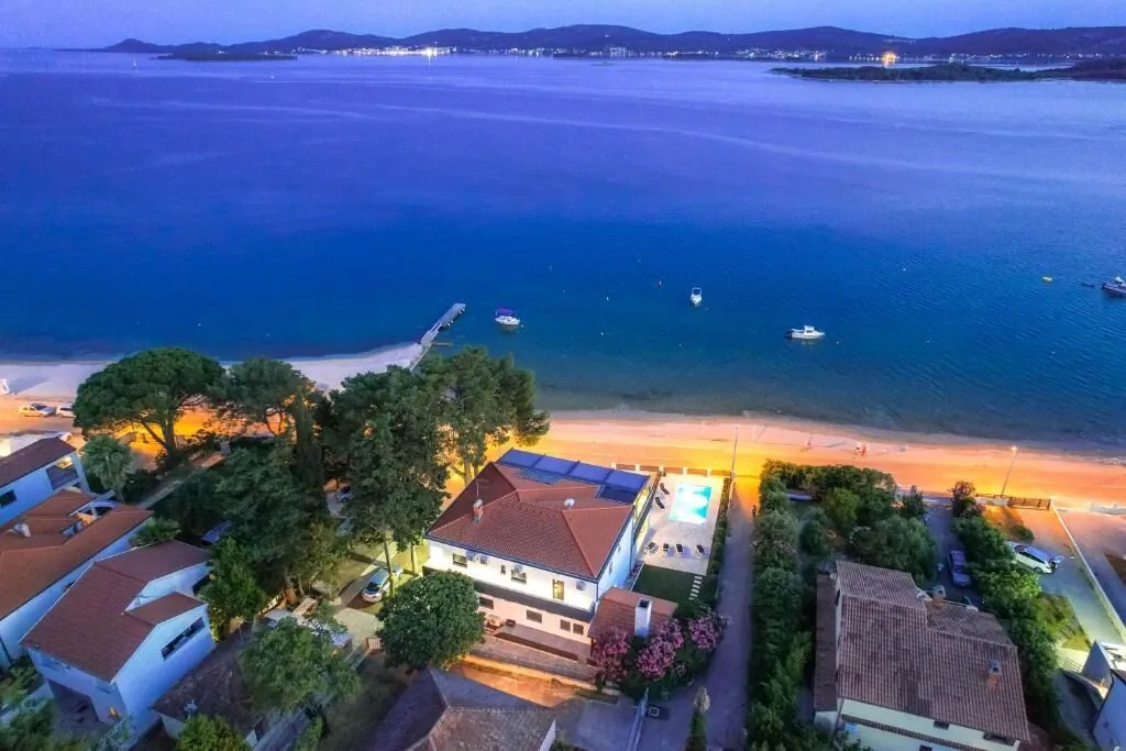 Seaside Apartments With A Swimming Pool Sveti Filip I Jakov, Biograd - 25471 Sveti Filip I Jakov