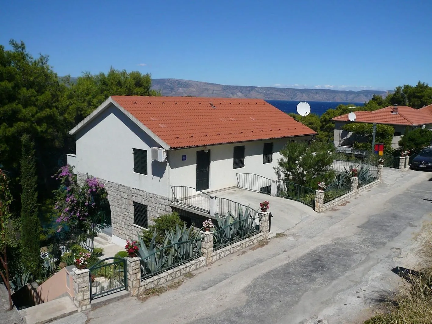 Apartments By The Sea Jelsa, Hvar - 25835 Jelsa
