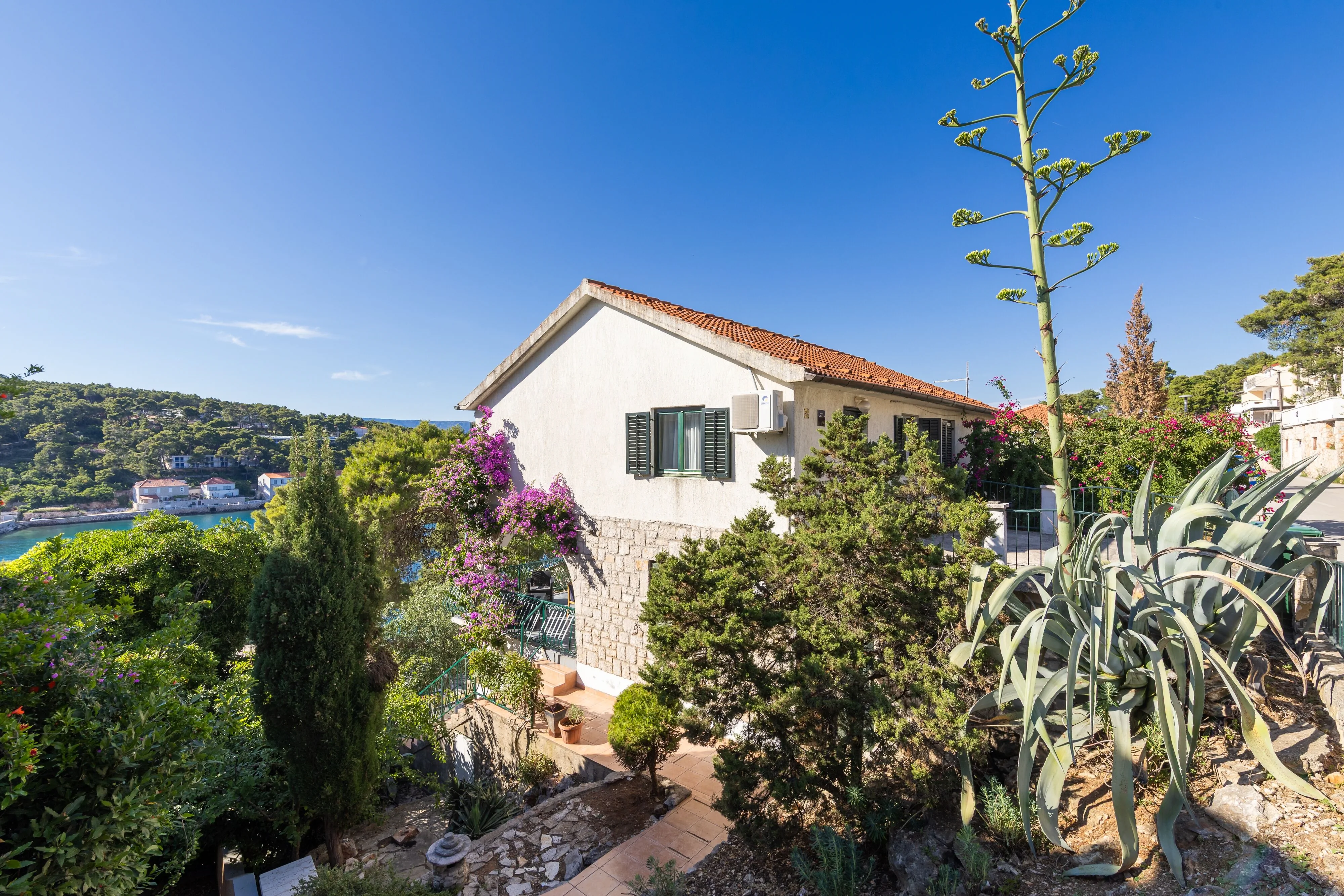Apartments By The Sea Jelsa, Hvar - 25835 Jelsa